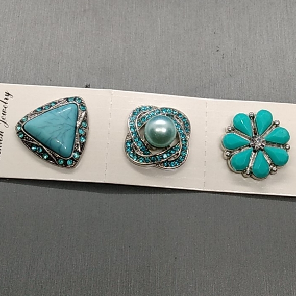 28 " blue snap button necklace with 3 buttons - Picture 3 of 4